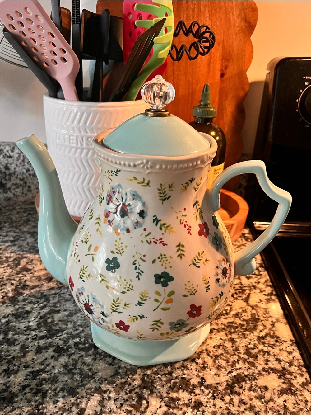 Pioneer Woman’s Kari Ceramic Teapot with Glass Knob Lid